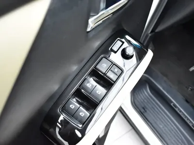Toyota Alphard 2017, 110000 км, за 59887.01 USD - фото 14