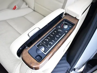 Toyota Alphard 2017, 110000 км, за 59887.01 USD - фото 18