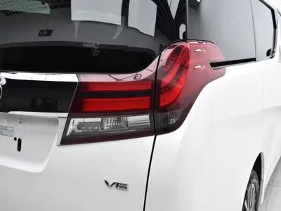 Toyota Alphard 2017, 110000 км, за 59887.01 USD - фото 21