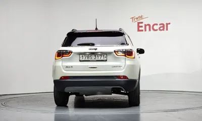 Jeep Compass 2019, 113744 км, за 7475.78 USD