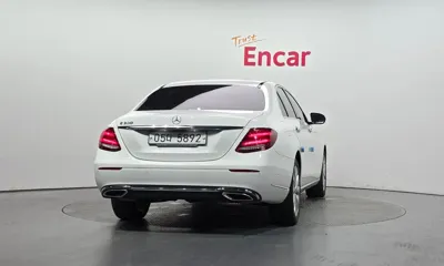 Mercedes-Benz E-Class 2019, 131060 км, за 14301.5 USD - фото 4