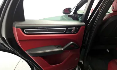 Porsche Cayenne 2020, 52523 км, за 50048.74 USD - фото 25