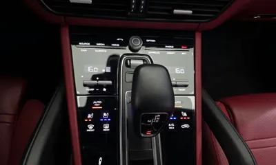 Porsche Cayenne 2020, 52523 км, за 50048.74 USD - фото 32