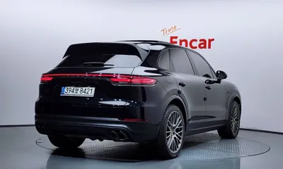 Porsche Cayenne 2022, 61000 км, за 59609.15 USD