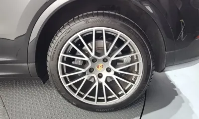 Porsche Cayenne 2022, 61000 км, за 59609.15 USD - фото 21