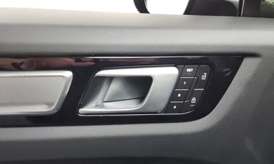 Porsche Cayenne 2022, 61000 км, за 59609.15 USD - фото 32