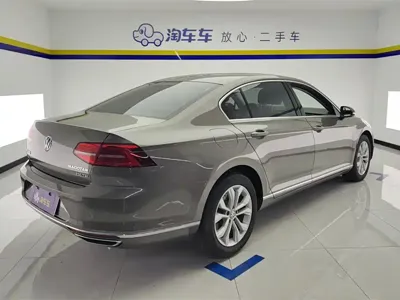 Volkswagen Magotan 2016, 81500 км, за 9387.69 USD