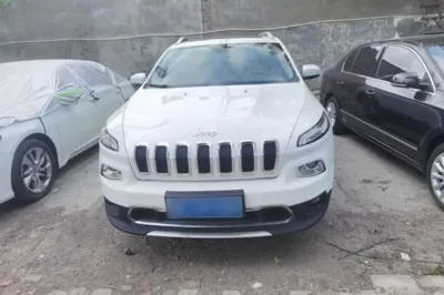 Jeep Cherokee 2017, 110200 км, за 7088 USD