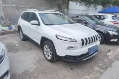 Jeep Cherokee 2017, 110200 км, за 7088 USD