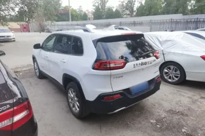 Jeep Cherokee 2017, 110200 км, за 7088 USD