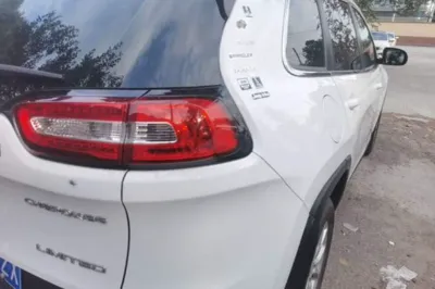 Jeep Cherokee 2017, 110200 км, за 7088 USD - фото 9