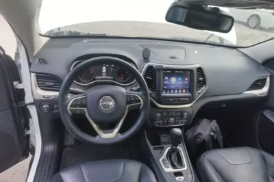 Jeep Cherokee 2017, 110200 км, за 7088 USD - фото 13