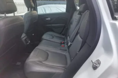 Jeep Cherokee 2017, 110200 км, за 7088 USD - фото 20