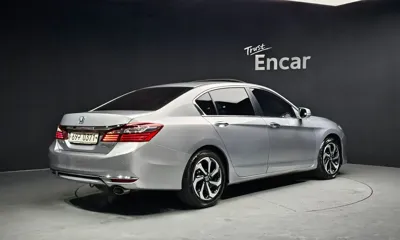 Honda Accord 2017, 72073 км, за 6381.45 USD