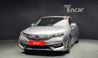 Honda Accord 2017, 72073 км, за 6381.45 USD