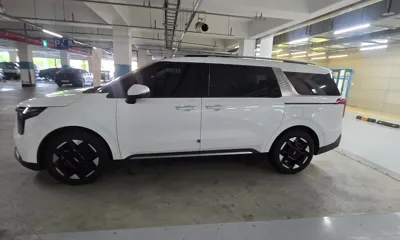 Kia Canival 2025, 30444 км, за 19023.24 USD