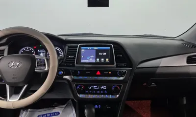 Hyundai Sonata 2019, 125234 км, за 7752.45 USD - фото 17