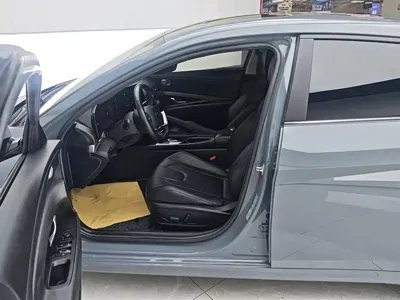 Hyundai Elantra 2021, 56900 км, за 8074.37 USD - фото 9