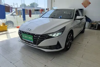 Hyundai Elantra · 2022 год