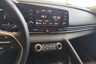 Hyundai Elantra 2022, 44200 км, за 11101 USD - фото 15