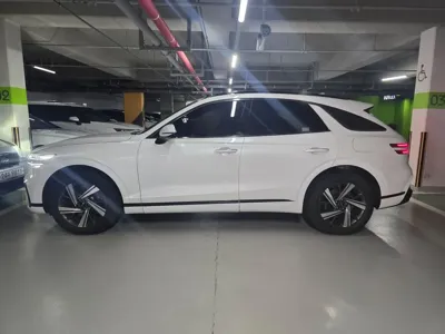 Genesis GV70 2025, 6700 км, за 37785.04 USD