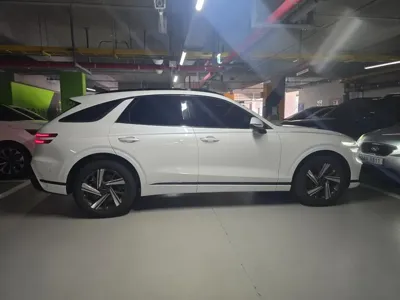 Genesis GV70 2025, 6700 км, за 37785.04 USD
