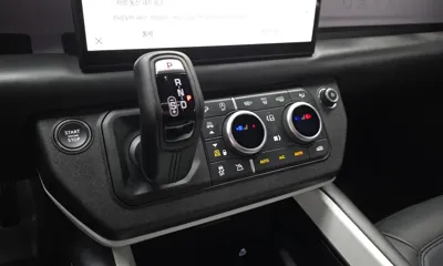 Land Rover Defender 2025, 2000 км, за 65111.1 USD - фото 9