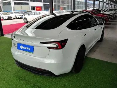 Tesla Model 3 2026, 600 км, за 31101.76 USD