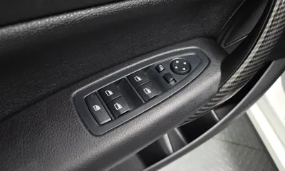 BMW 1-Series 2017, 57319 км, за 12295.09 USD - фото 27