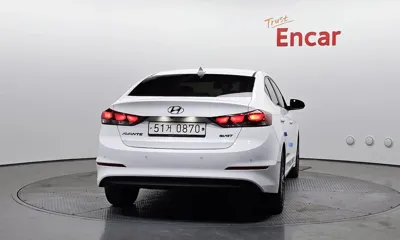 Hyundai Avante 2016, 136431 км, за 5009.11 USD