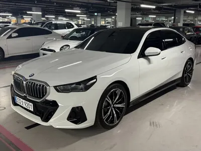 BMW 5-Series · 2026 год