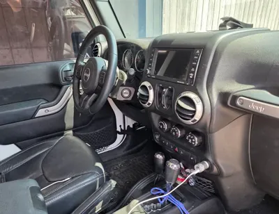 Jeep Wrangler 2015, 146975 км, за 12052.12 USD - фото 7