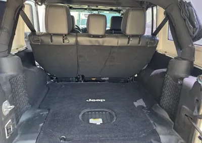 Jeep Wrangler 2015, 146975 км, за 12052.12 USD - фото 12