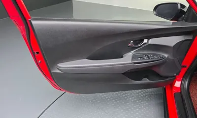 Hyundai Veloster 2018, 42902 км, за 9780.75 USD - фото 24