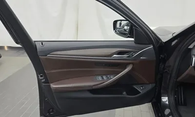 BMW 5-Series 2020, 115095 км, за 16263.35 USD - фото 24