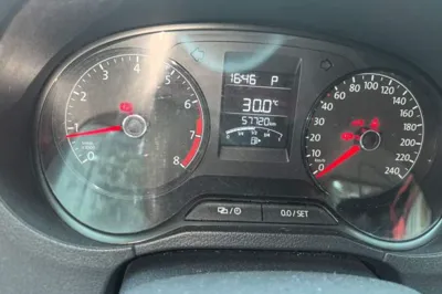 Volkswagen Polo 2016, 57699 км, за 5934 USD - фото 12