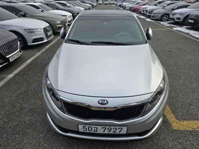 Kia K5 2013, 88710 км, за 4940.52 USD