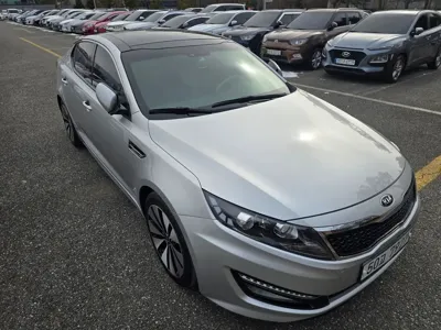 Kia K5 2013, 88710 км, за 4940.52 USD