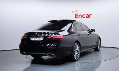Mercedes-Benz E-Class 2022, 60926 км, за 27241.7 USD