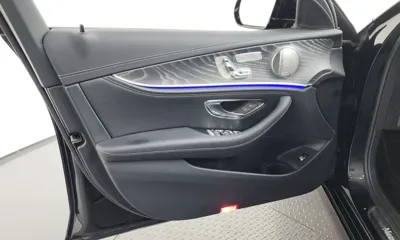 Mercedes-Benz E-Class 2022, 60926 км, за 27023.5 USD - фото 27