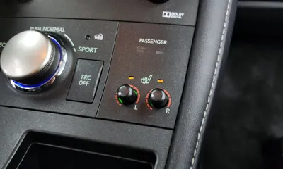 Lexus CT200h 2018, 50089 км, за 12781.45 USD - фото 17