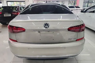 Volkswagen Passat 2020, 59200 км, за 14331 USD