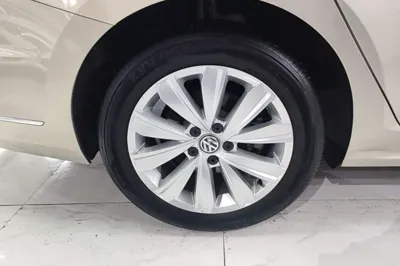 Volkswagen Passat 2020, 59200 км, за 14331 USD - фото 11