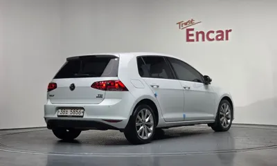 Volkswagen Golf 2013, 100035 км, за 4492.9 USD