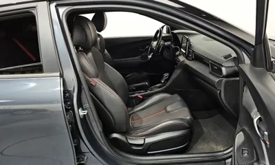 Hyundai Veloster 2018, 98976 км, за 7922.03 USD - фото 11