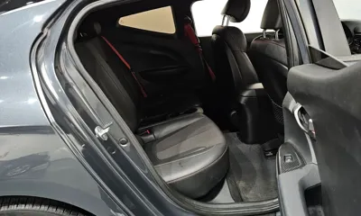 Hyundai Veloster 2018, 98976 км, за 7922.03 USD - фото 12