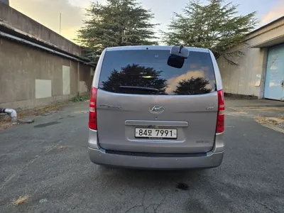 Hyundai Starex 2017, 149504 км, за 6367.34 USD
