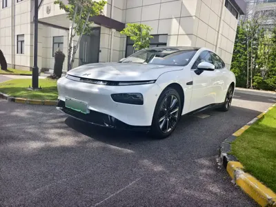 Xpeng P7 · 2023 год
