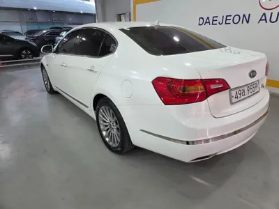 Kia K7 2010, 211875 км, за 2275.24 USD