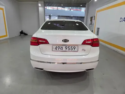 Kia K7 2010, 211875 км, за 2275.24 USD